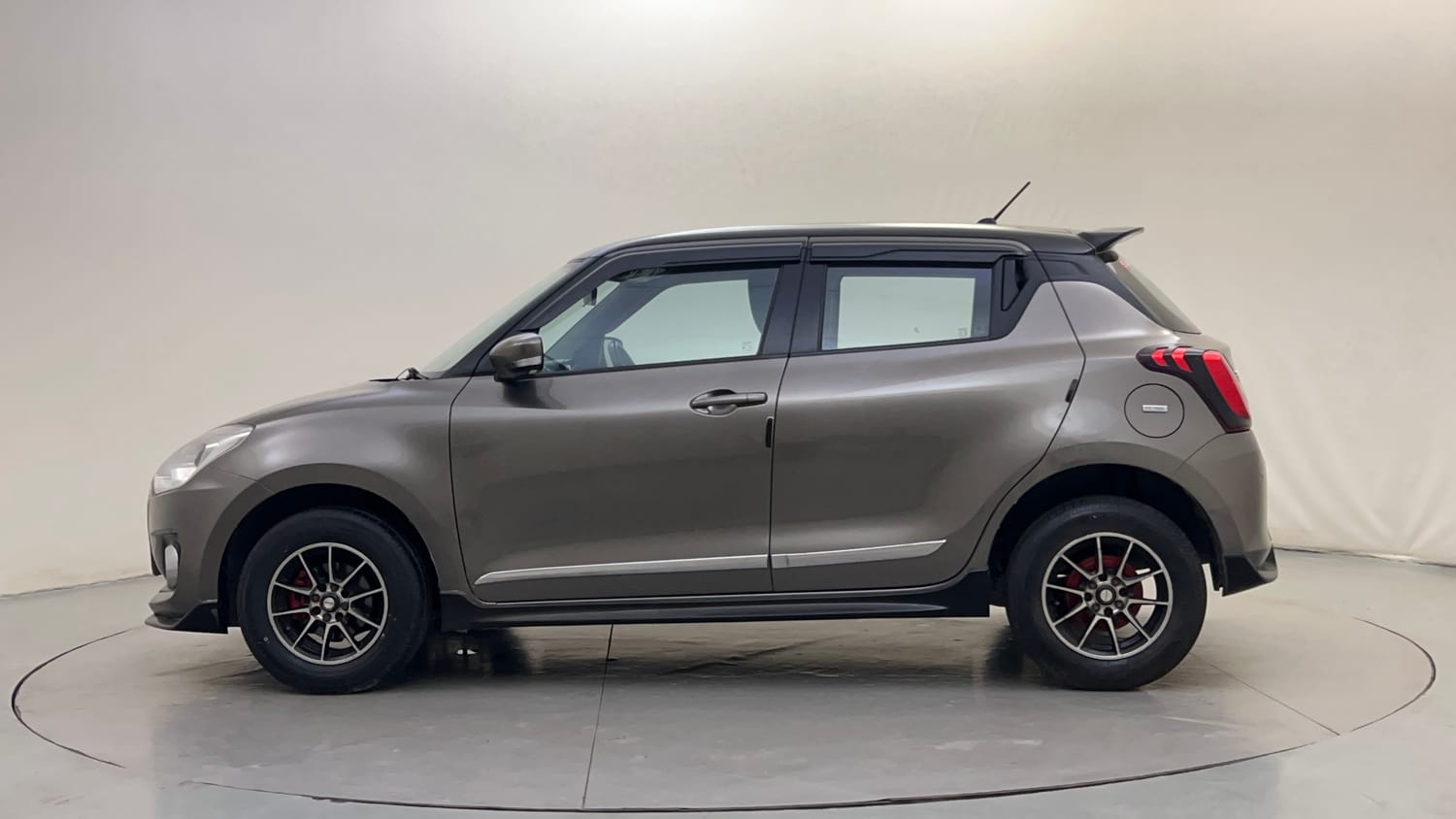 Used 2022 Maruti Suzuki Swift VXi AMT Petrol Automatic exterior LEFT SIDE VIEW