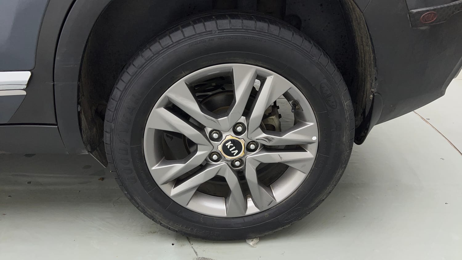 Used 2020 Kia Seltos HTX 1.5 Petrol Manual tyres LEFT REAR TYRE RIM VIEW
