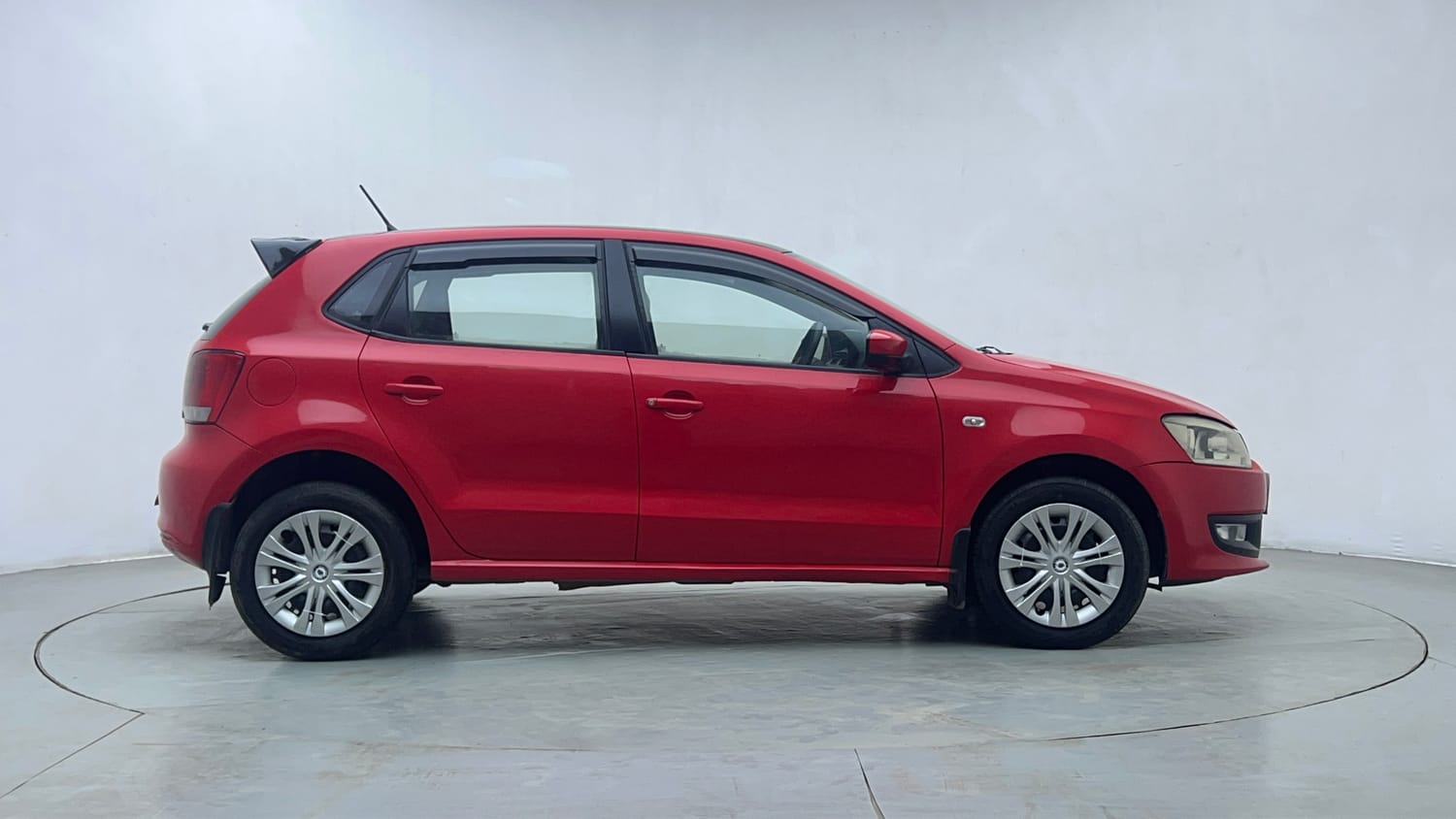 Used 2014 Volkswagen Polo Comfortline 1.2L (P) Petrol Manual exterior RIGHT SIDE VIEW