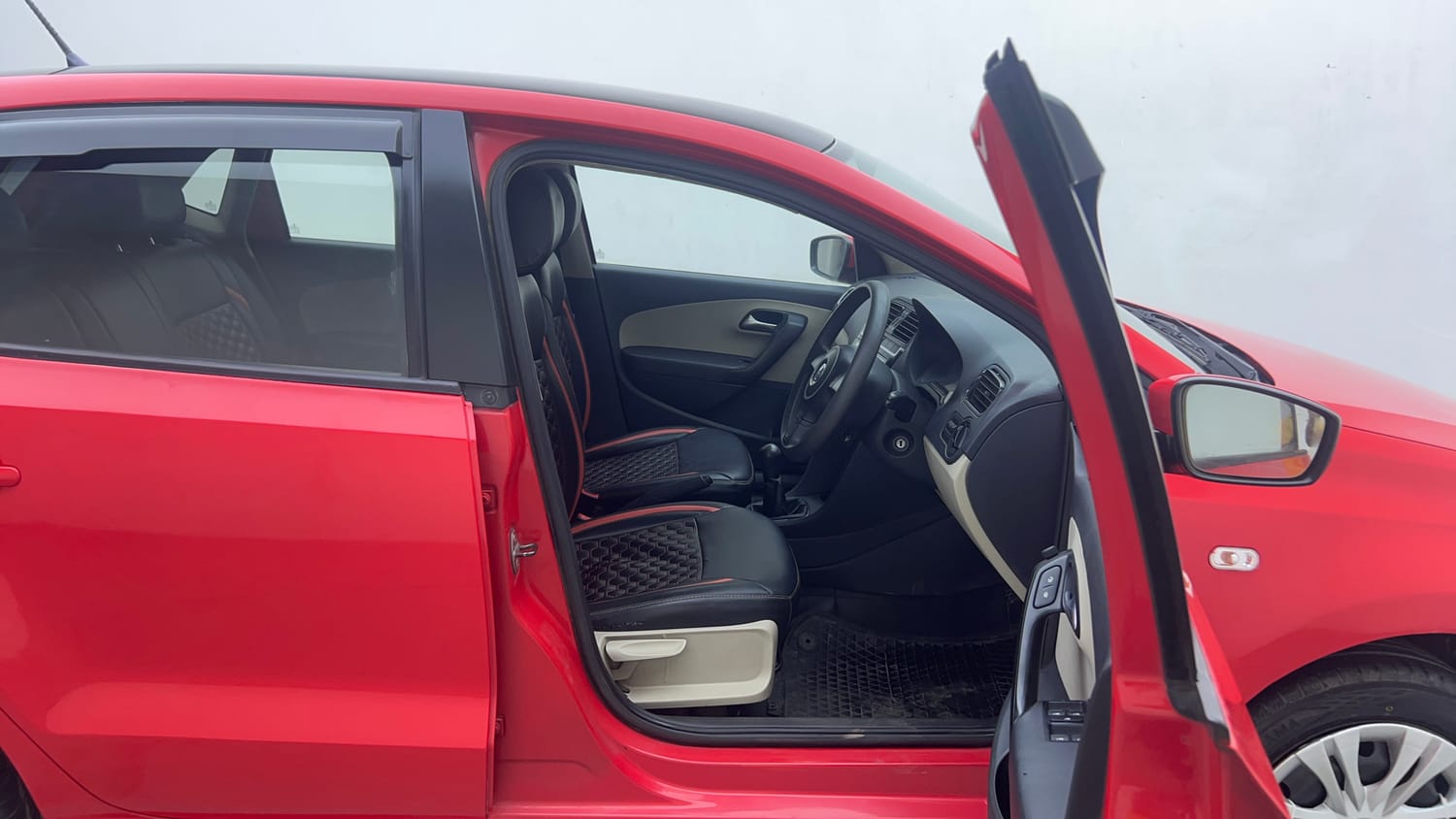 Used 2014 Volkswagen Polo Comfortline 1.2L (P) Petrol Manual interior RIGHT SIDE FRONT DOOR CABIN VIEW