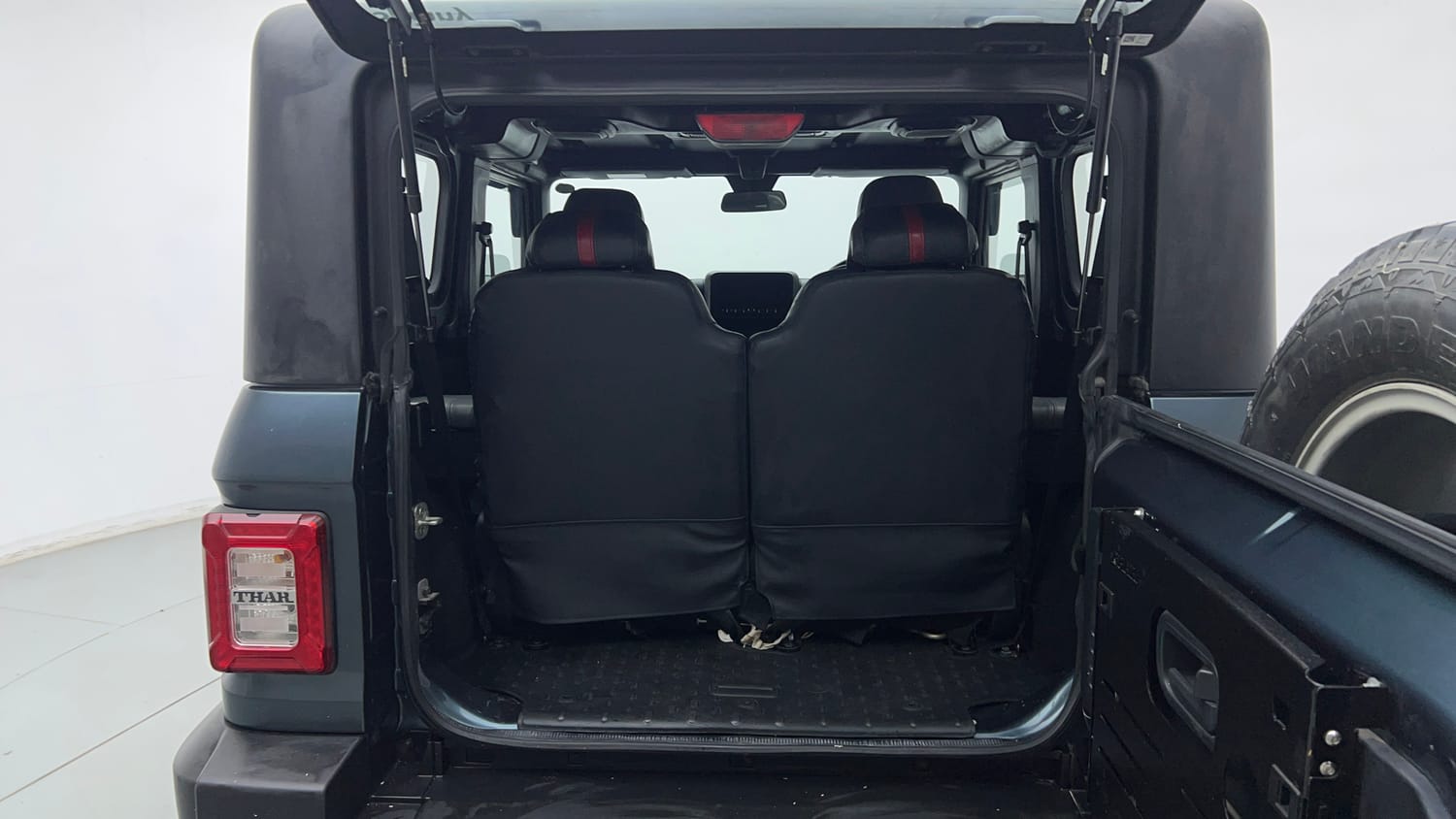 Used 2022 mahindra Thar LX Hard Top Petrol AT 4WD Petrol Automatic interior DICKY INSIDE VIEW