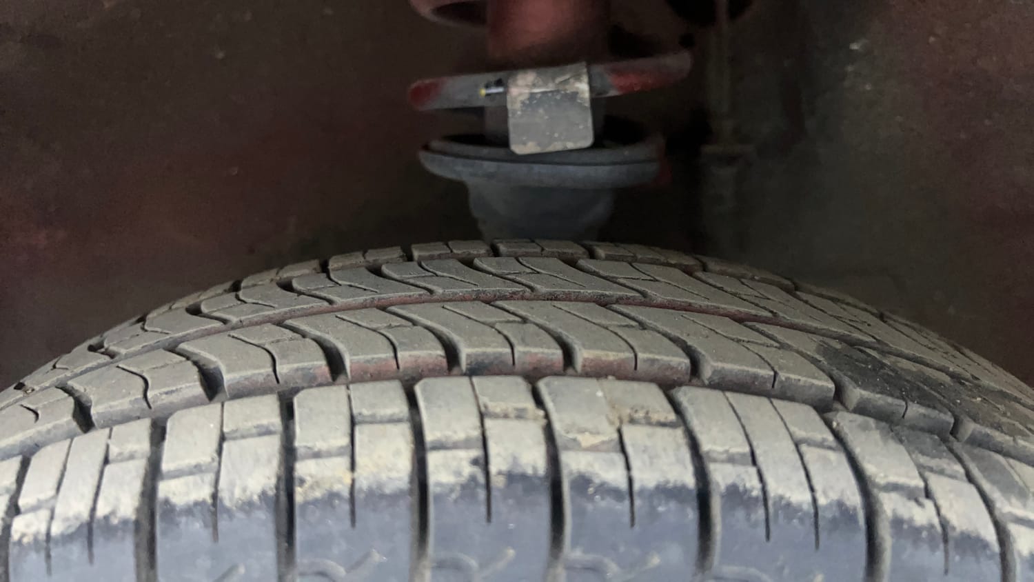 Used 2018 Maruti Suzuki Alto 800 VXi Petrol Manual tyres LEFT FRONT TYRE TREAD VIEW