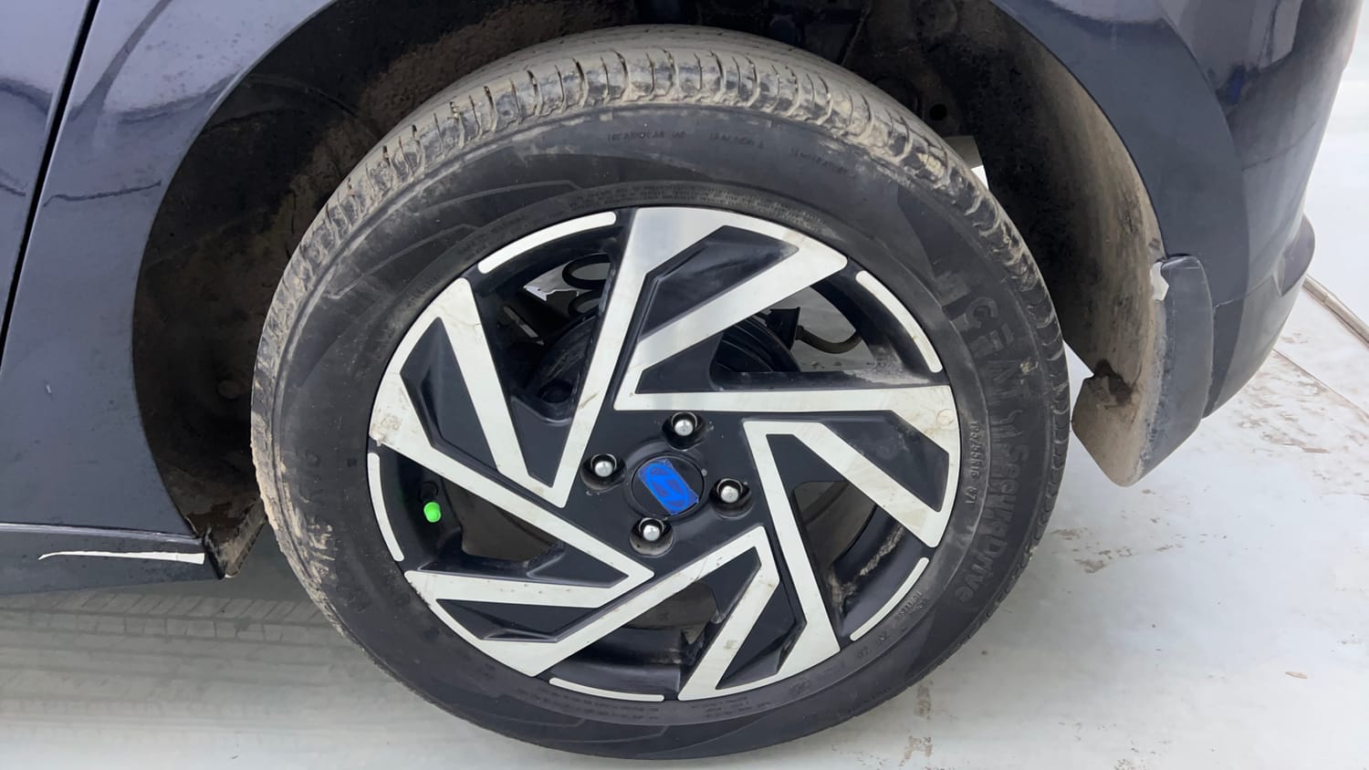 Used 2025 Hyundai New i20 Asta (O) 1.2 IVT Petrol Automatic tyres LEFT REAR TYRE RIM VIEW