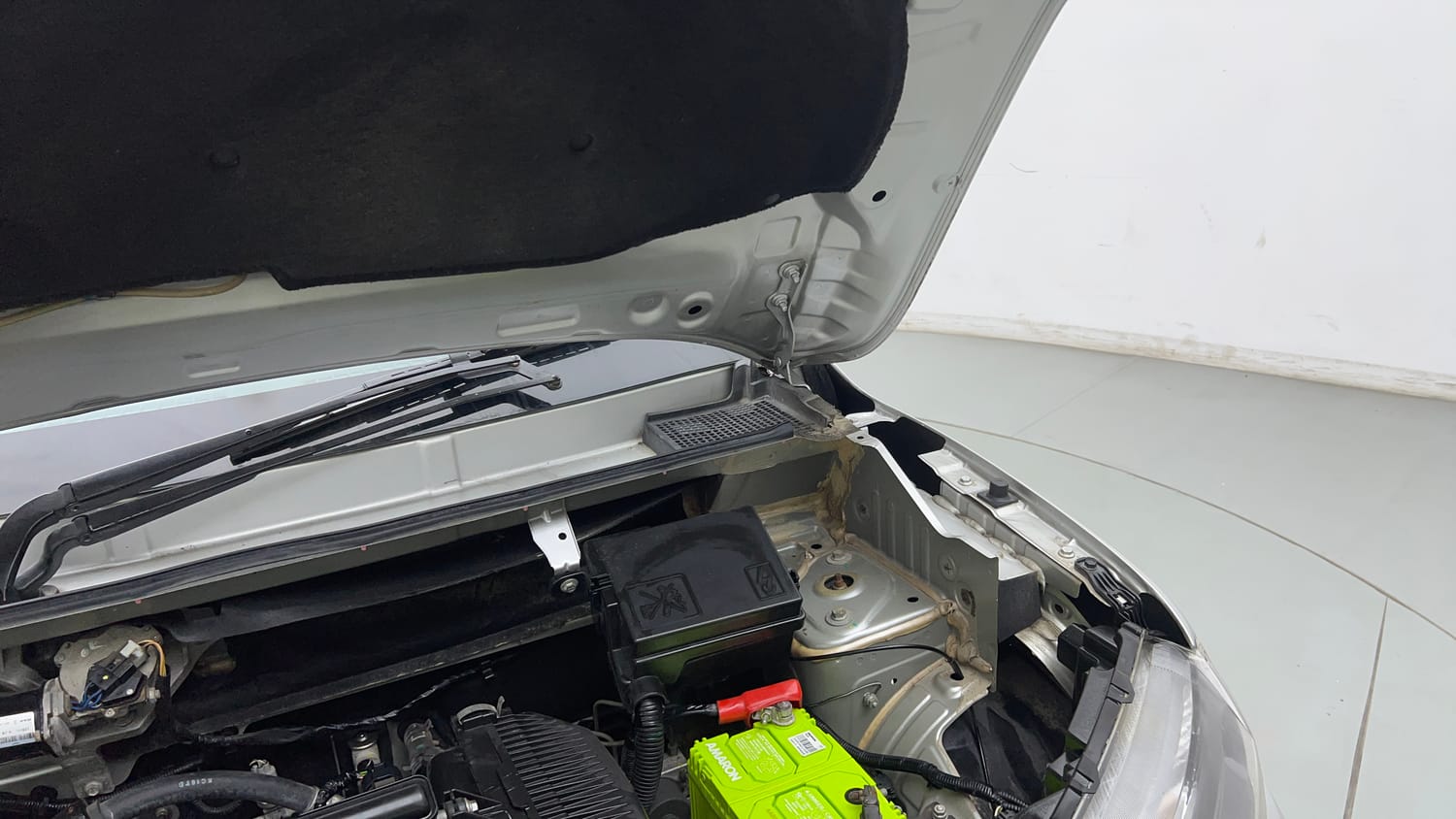 Used 2021 Renault Kwid RXT 1.0 (O) Petrol Manual engine ENGINE LEFT SIDE HINGE & APRON VIEW
