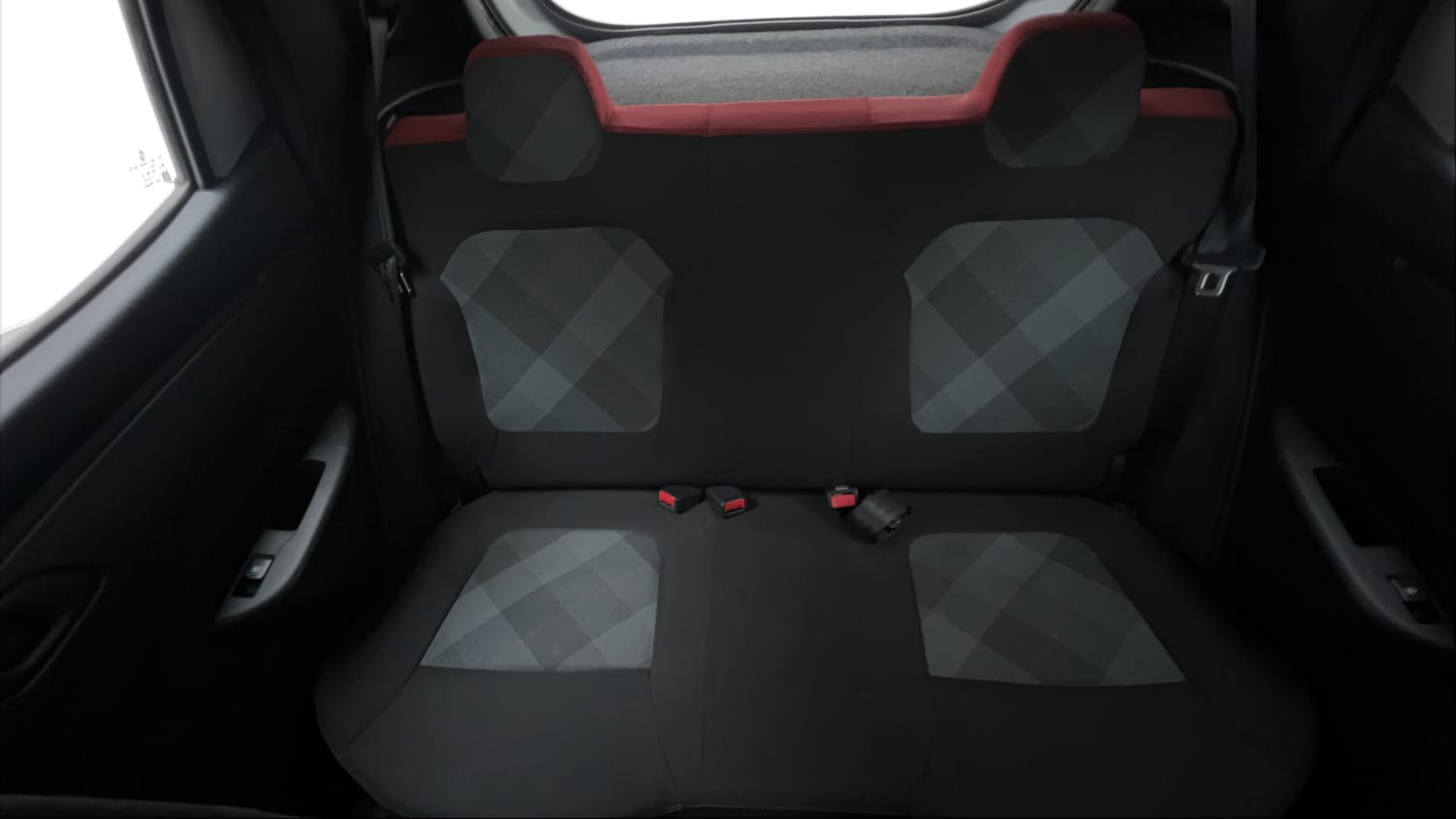 Used 2021 Renault Kwid RXT 1.0 (O) Petrol Manual interior REAR SEAT CONDITION VIEW