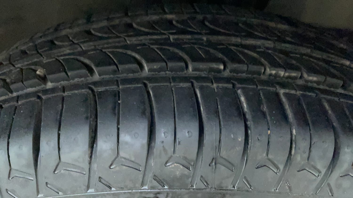 Used 2019 Maruti Suzuki Wagon R VXi 1.2 Petrol Manual tyres RIGHT FRONT TYRE TREAD VIEW