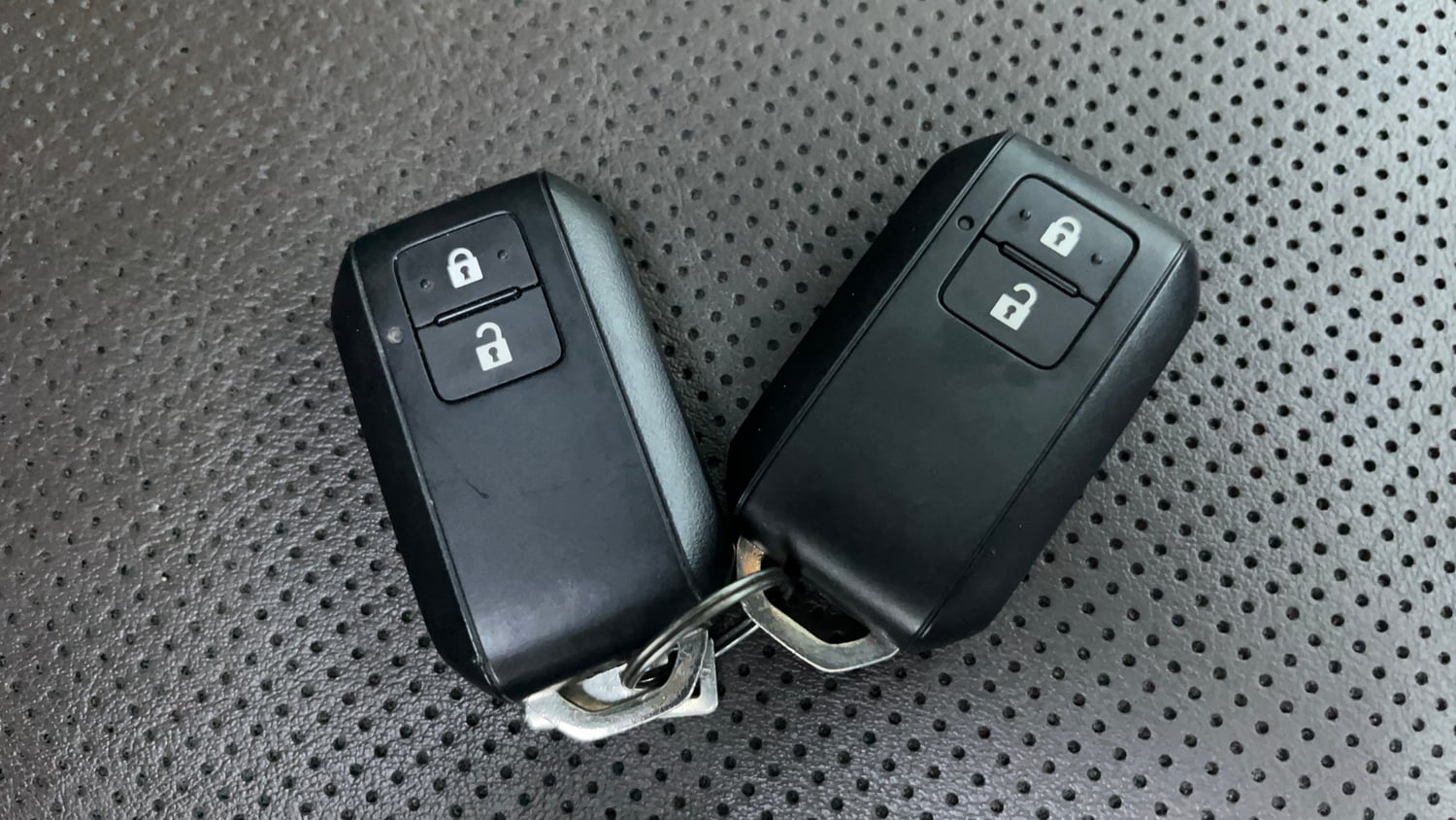 Used 2023 Toyota Urban Cruiser Hyryder V Hybrid Hybrid Automatic extra CAR KEY VIEW