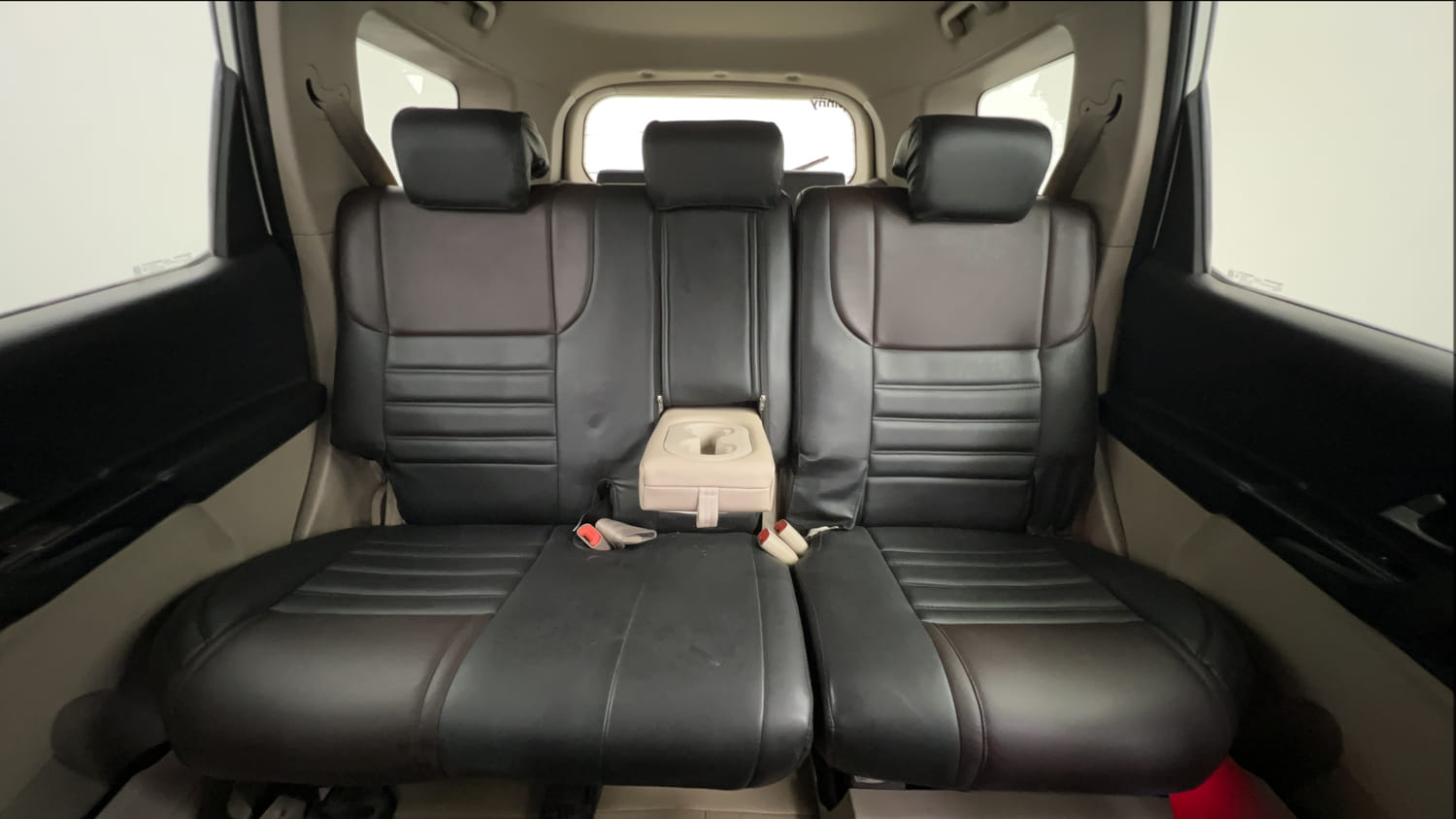 Used 2017 Mahindra XUV500 W10 Diesel Manual interior REAR SEAT CONDITION VIEW