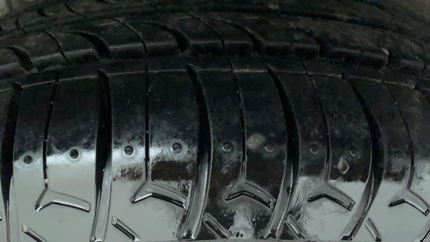 Used 2018 Hyundai Grand i10 Magna 1.2 Kappa VTVT Petrol Manual tyres RIGHT REAR TYRE TREAD VIEW