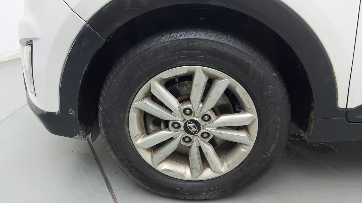 Used 2015 Hyundai Creta 1.6 SX Plus Petrol Petrol Manual tyres LEFT FRONT TYRE RIM VIEW