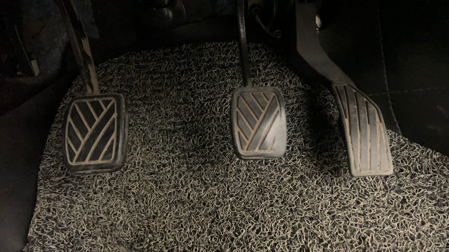 Used 2013 Maruti Suzuki Swift VXi Petrol Manual interior PEDALS VIEW