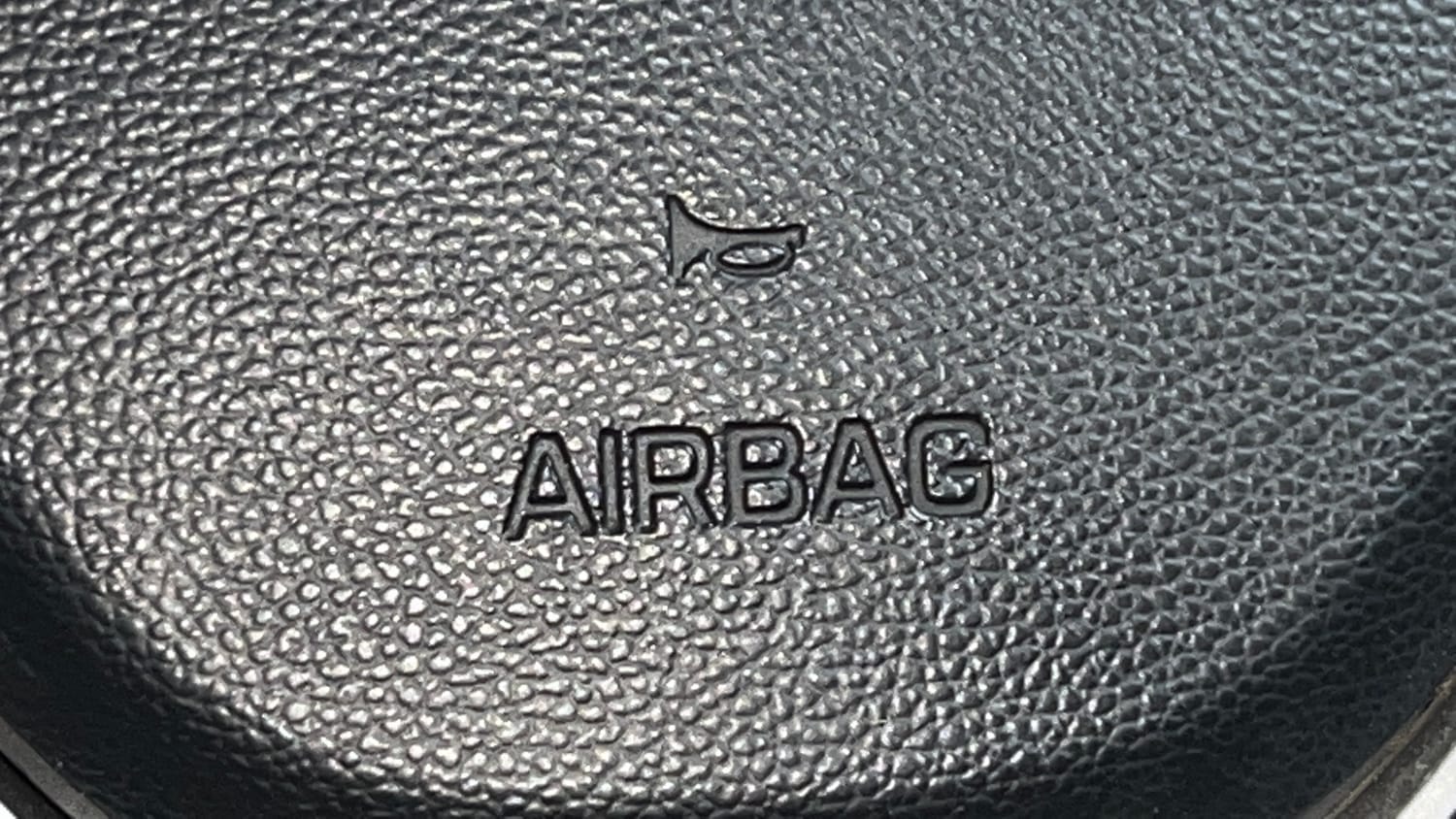 Used 2020 Hyundai Elite i20 Sportz Plus 1.2 Petrol Manual top_features Airbags