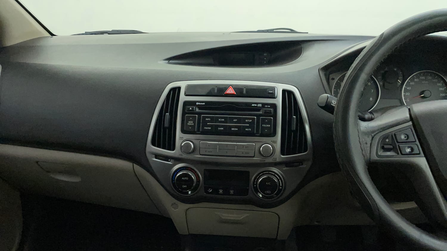Used 2012 Hyundai i20 Sportz 1.2 Petrol Manual interior MUSIC SYSTEM & AC CONTROL VIEW
