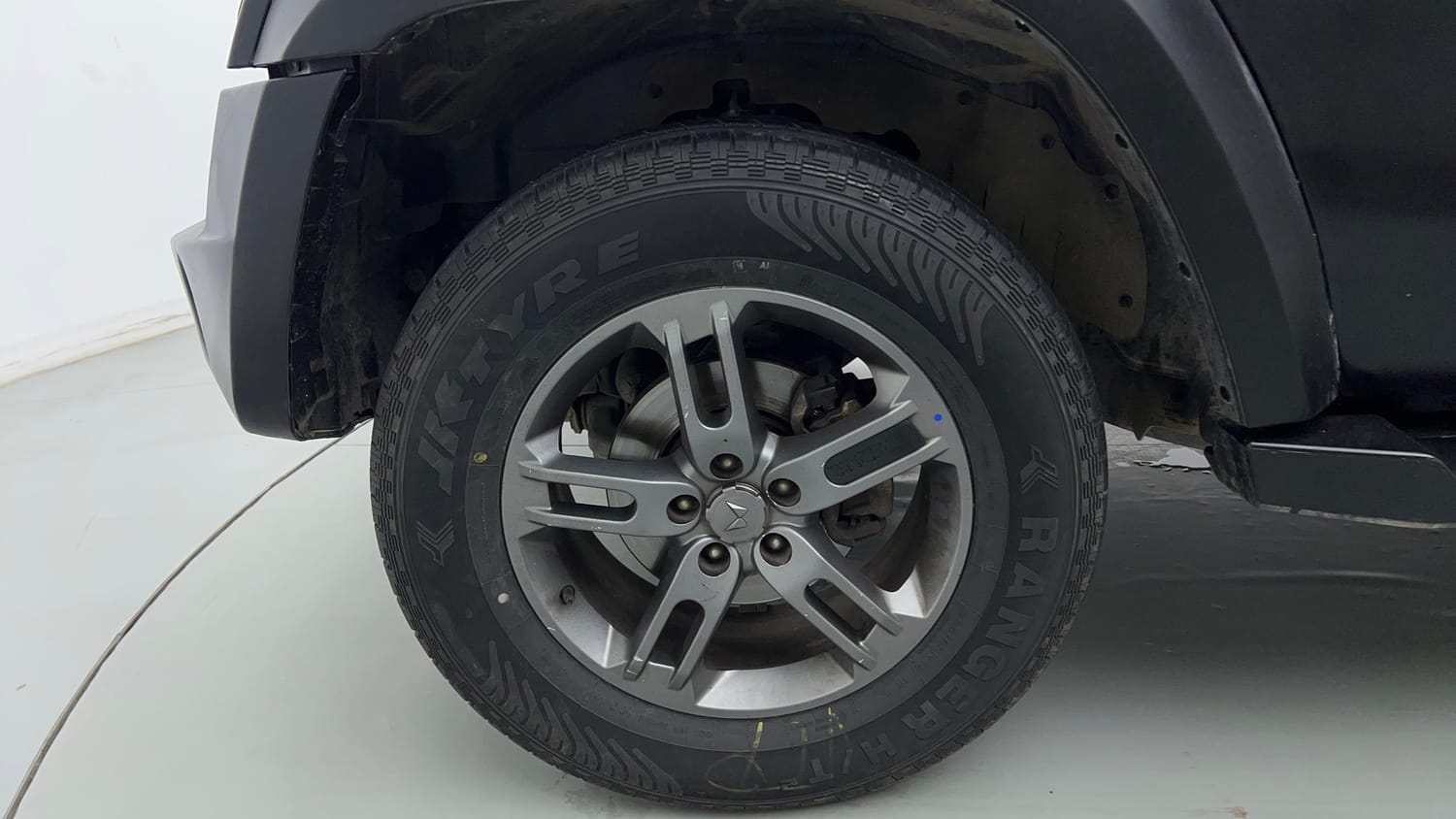 Used 2023 mahindra Thar LX Hard Top Petrol AT 4WD Petrol Automatic tyres LEFT FRONT TYRE RIM VIEW