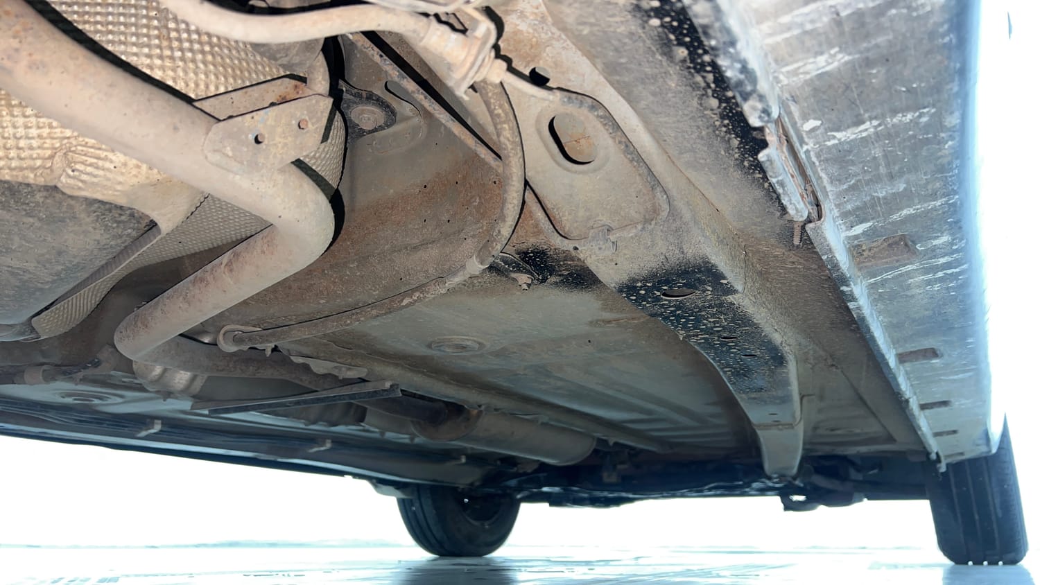 Used 2017 Maruti Suzuki Baleno Delta 1.2 Petrol Manual extra REAR RIGHT UNDERBODY VIEW
