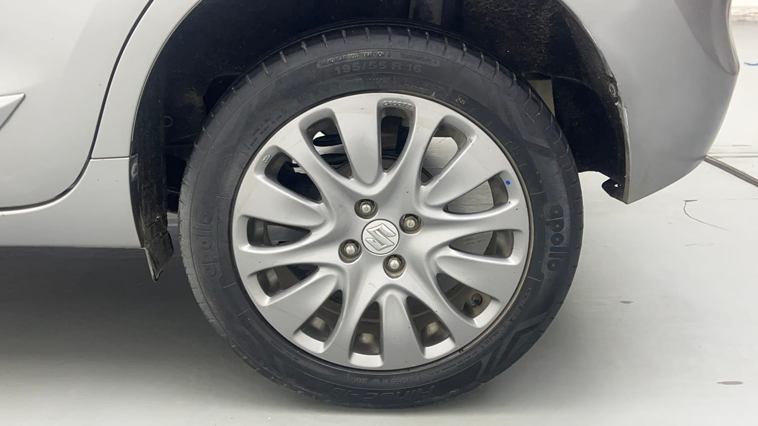 Used 2018 Maruti Suzuki Baleno Zeta 1.2 AT Petrol Automatic tyres LEFT REAR TYRE RIM VIEW