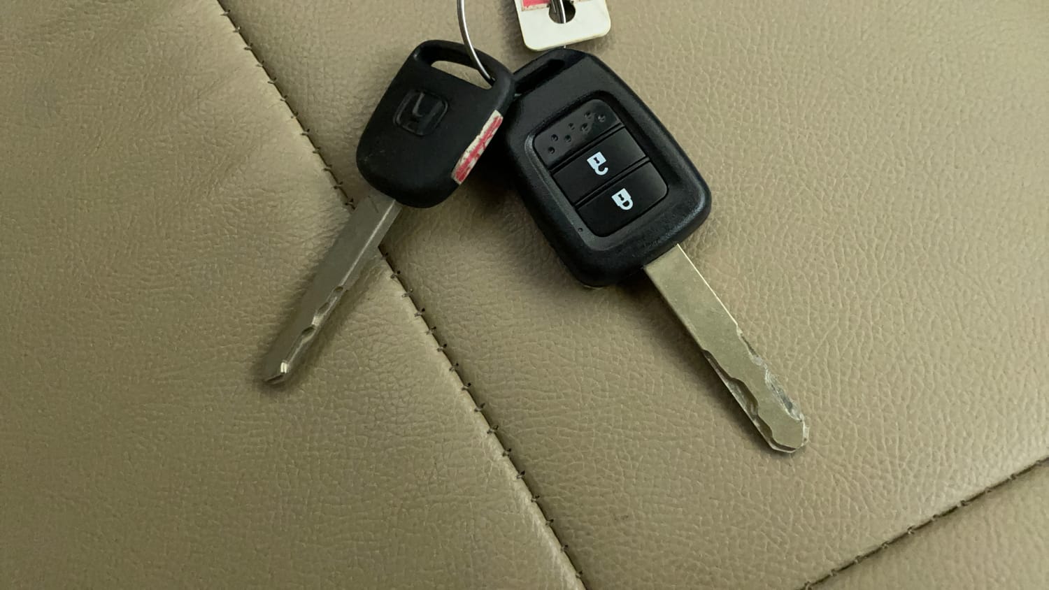 Used 2016 Honda Jazz V AT Petrol Petrol Automatic extra CAR KEY VIEW