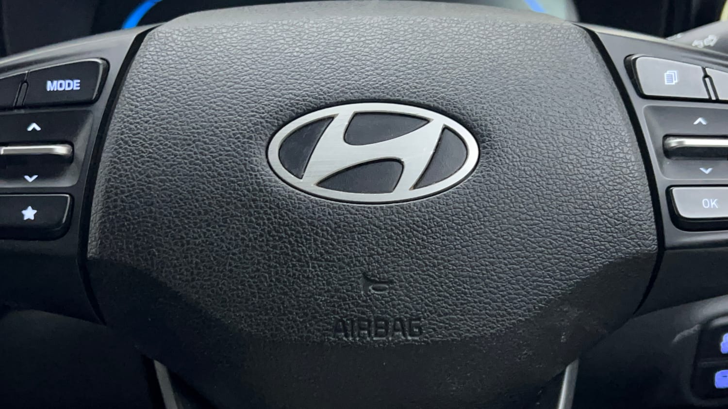 Used 2023 Hyundai Exter SX (O) Connect 1.2 AMT Petrol Automatic top_features Airbags