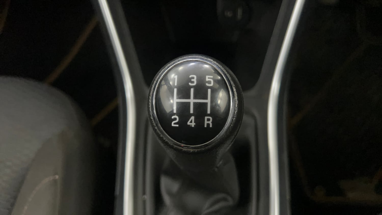 Used 2021 Maruti Suzuki S-Cross Zeta Petrol Manual interior GEAR  KNOB VIEW