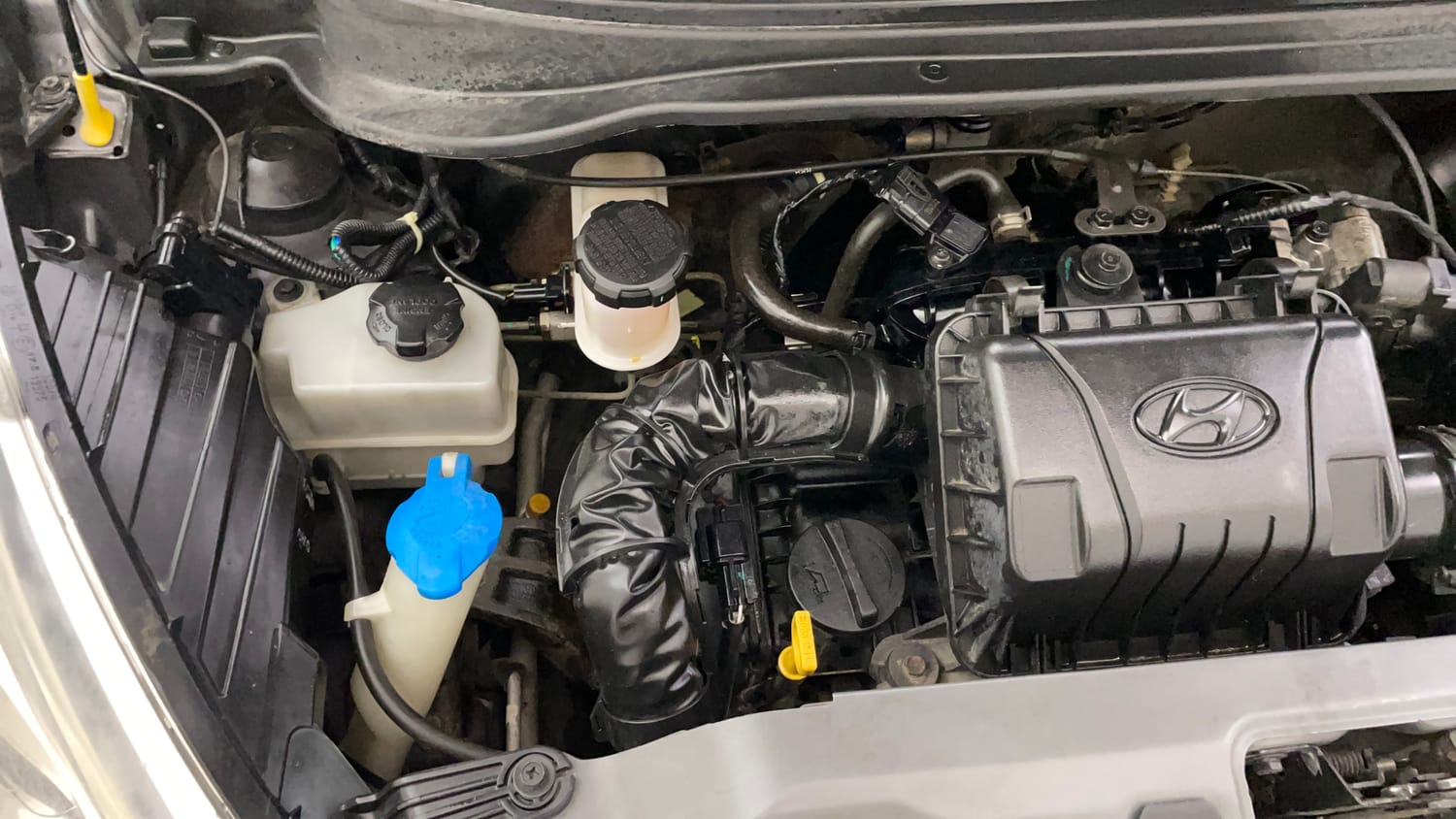 Used 2016 Hyundai Eon Magna + Petrol Manual engine ENGINE RIGHT SIDE VIEW