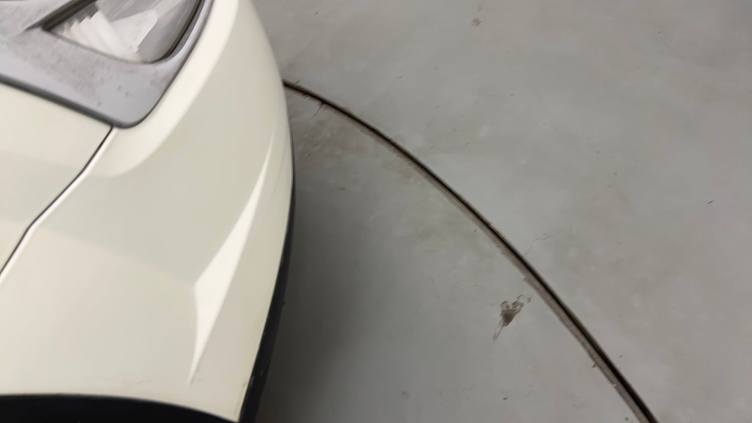 Used 2017 Mahindra XUV500 W10 Diesel Manual dents MINOR SCRATCH