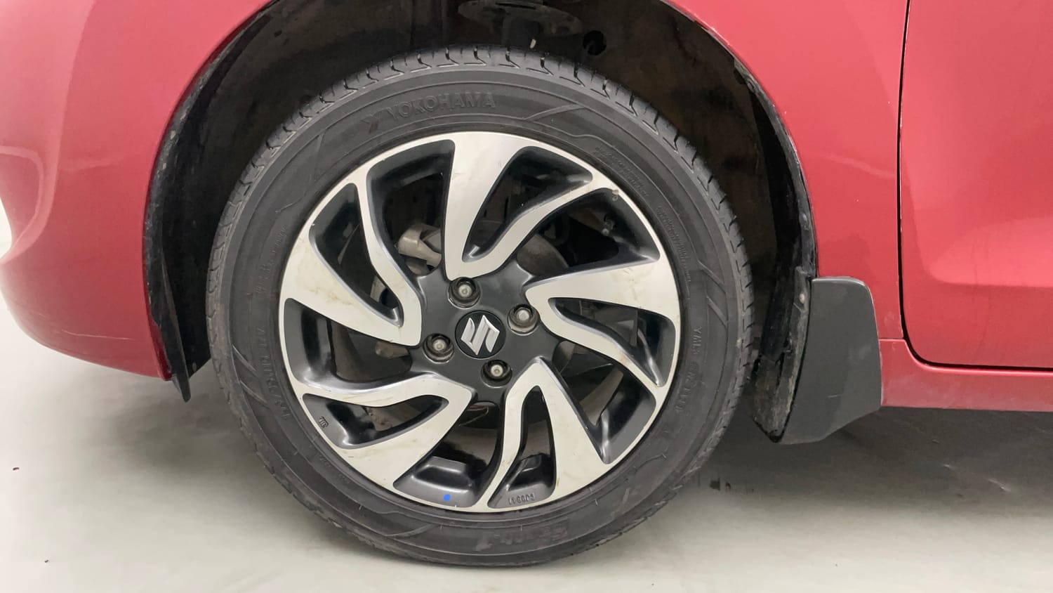 Used 2020 Maruti Suzuki Baleno Zeta Petrol Manual tyres LEFT FRONT TYRE RIM VIEW