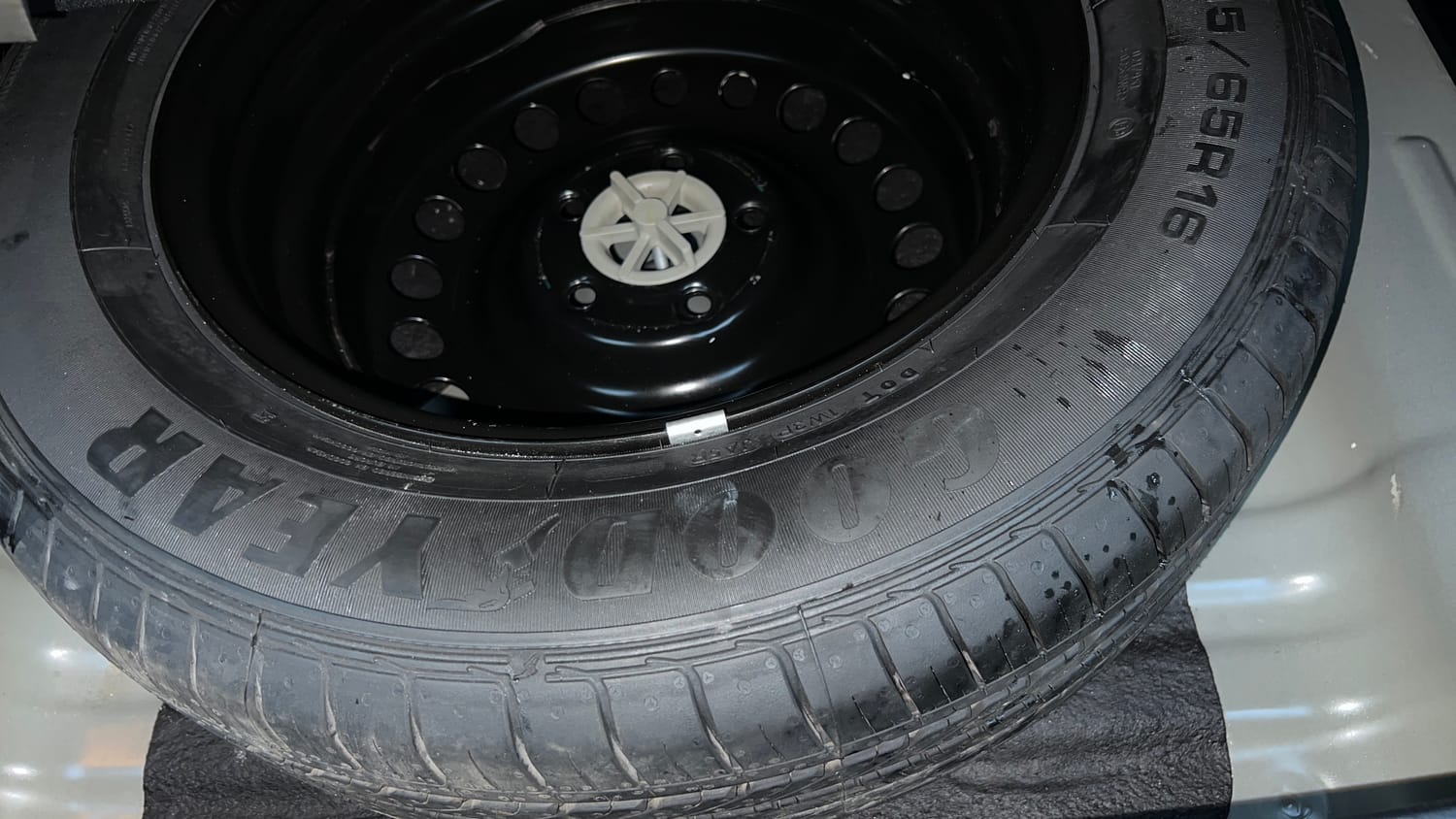 Used 2020 Kia Seltos HTX 1.5 Petrol Manual tyres SPARE TYRE VIEW