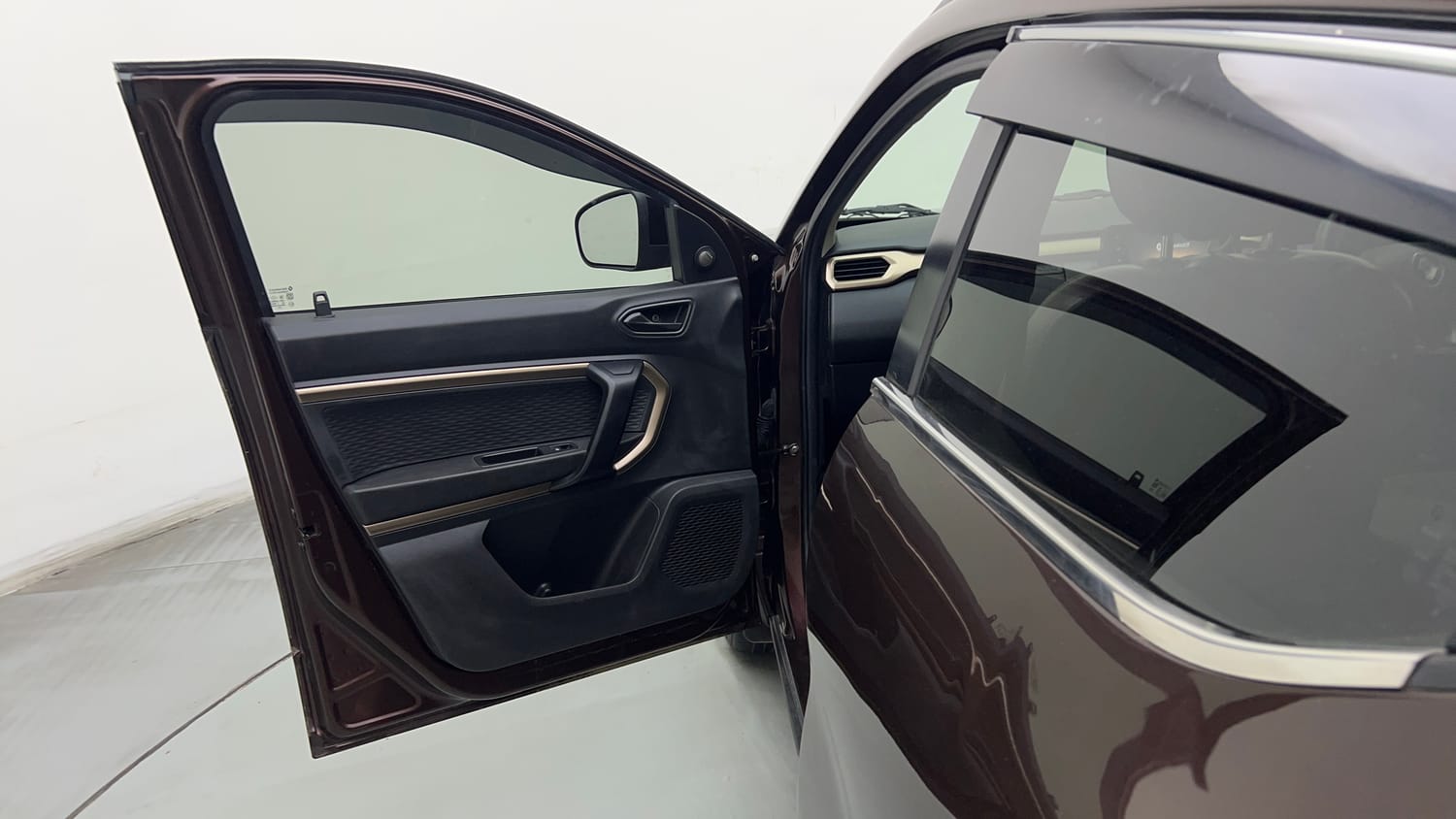 Used 2023 Renault Kiger RXT MT Petrol Manual interior LEFT FRONT DOOR OPEN VIEW