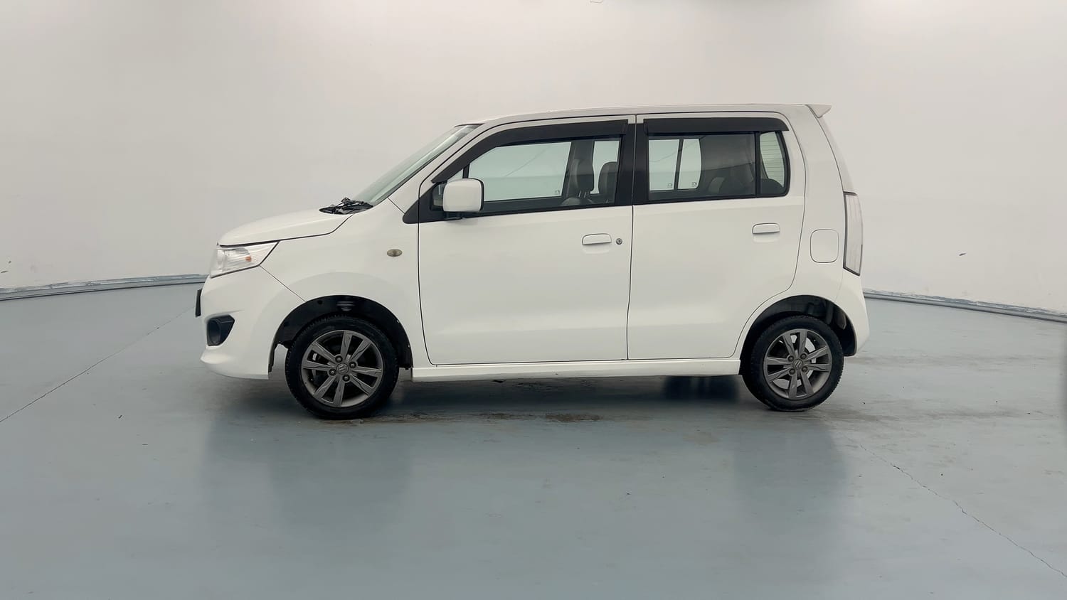 Used 2017 Maruti Suzuki Wagon R VXI+ AMT Petrol Automatic exterior FRONT VIEW