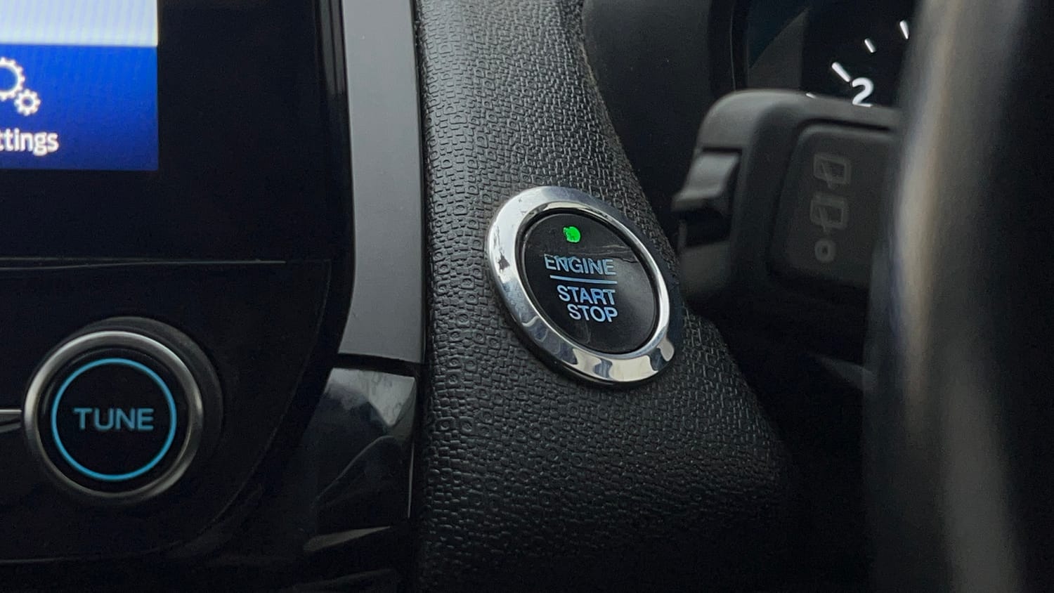 Used 2018 Ford EcoSport Titanium 1.5L TDCi Diesel Manual top_features Keyless start