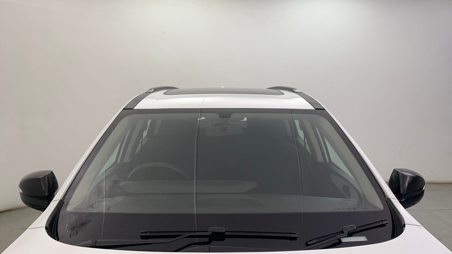 Used 2023 Mahindra XUV700 AX 5 Petrol AT 5 STR Petrol Automatic exterior FRONT WINDSHIELD VIEW
