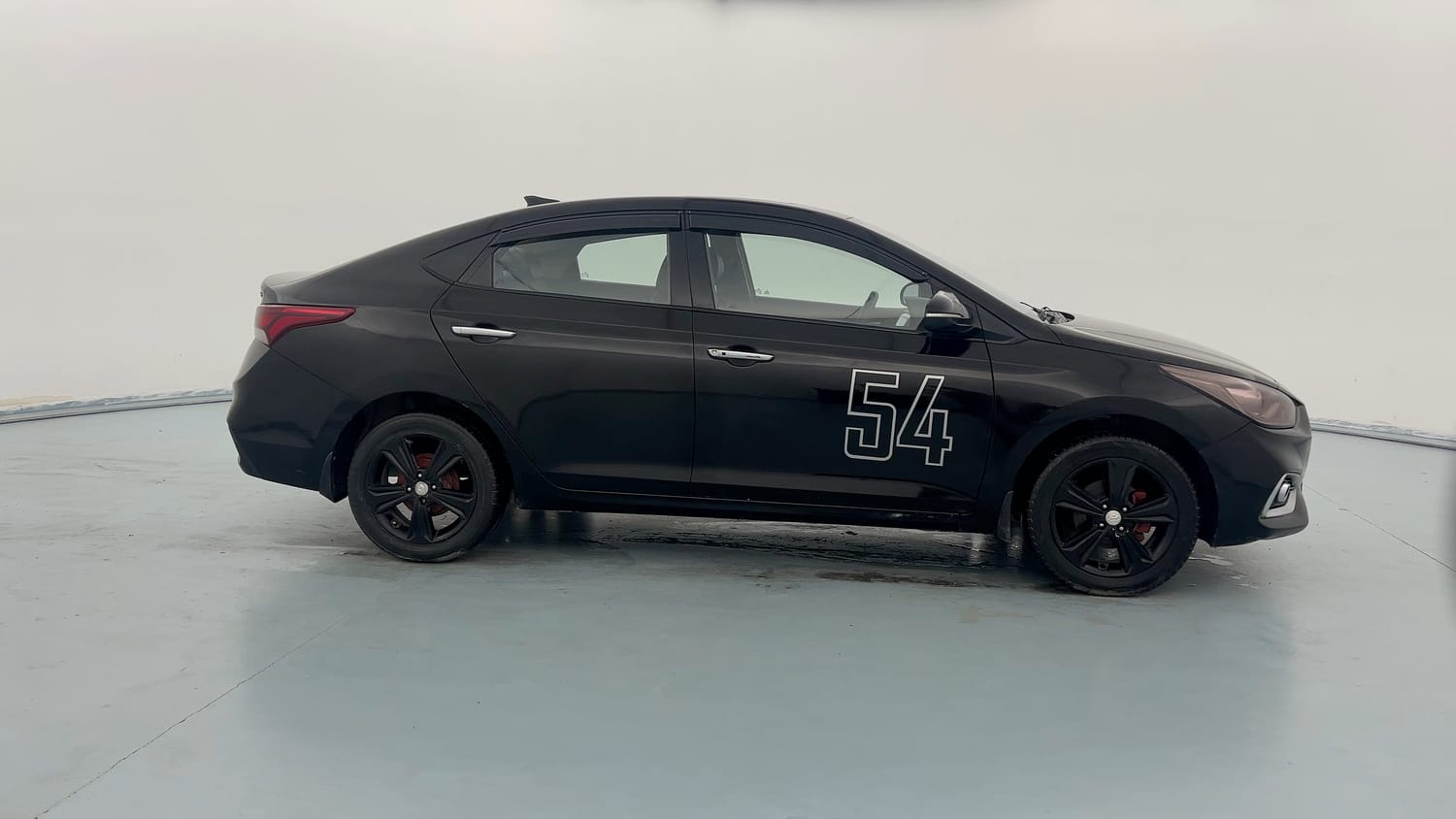 Used 2018 Hyundai Verna SX (O) 1.6 VTVT AT Petrol Automatic exterior RIGHT SIDE VIEW