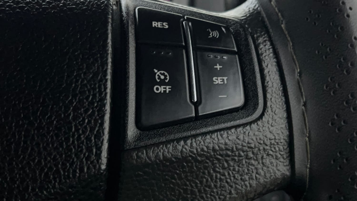 Used 2022 mahindra Thar LX Hard Top Petrol AT 4WD Petrol Automatic top_features Cruise control
