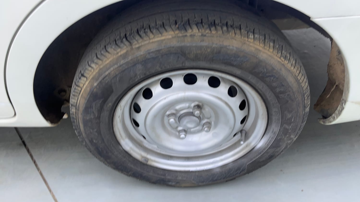 Used 2018 Nissan Sunny XE D Diesel Manual tyres LEFT REAR TYRE RIM VIEW