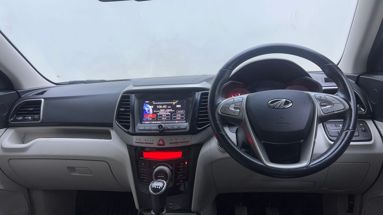 Used 2019 Mahindra XUV 300 1.2 W8 (O) Petrol Manual interior DASHBOARD VIEW