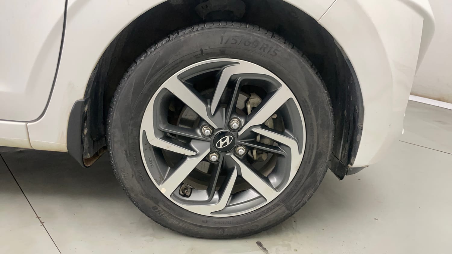 Used 2021 Hyundai Grand i10 Nios Magna Corporate Edition 1.2 Kappa VTVT Petrol Manual tyres RIGHT FRONT TYRE RIM VIEW