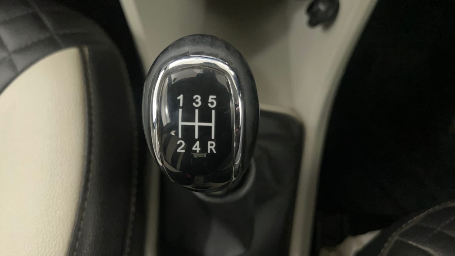 Used 2023 Tata Tigor XZ Plus CNG Cng Manual interior GEAR  KNOB VIEW