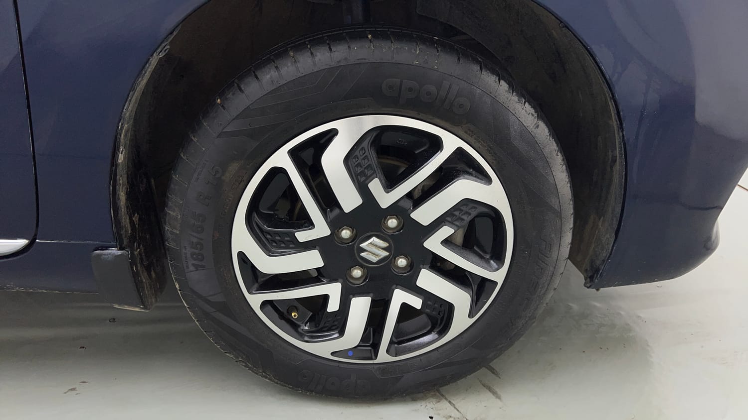 Used 2025 Maruti Suzuki Baleno Sigma MT Petrol Manual tyres RIGHT FRONT TYRE RIM VIEW