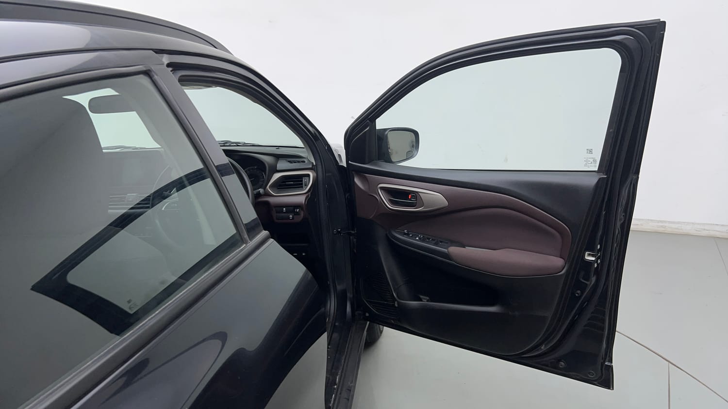 Used 2025 Maruti Suzuki Fronx Delta 1.2L MT Petrol Manual interior RIGHT FRONT DOOR OPEN VIEW