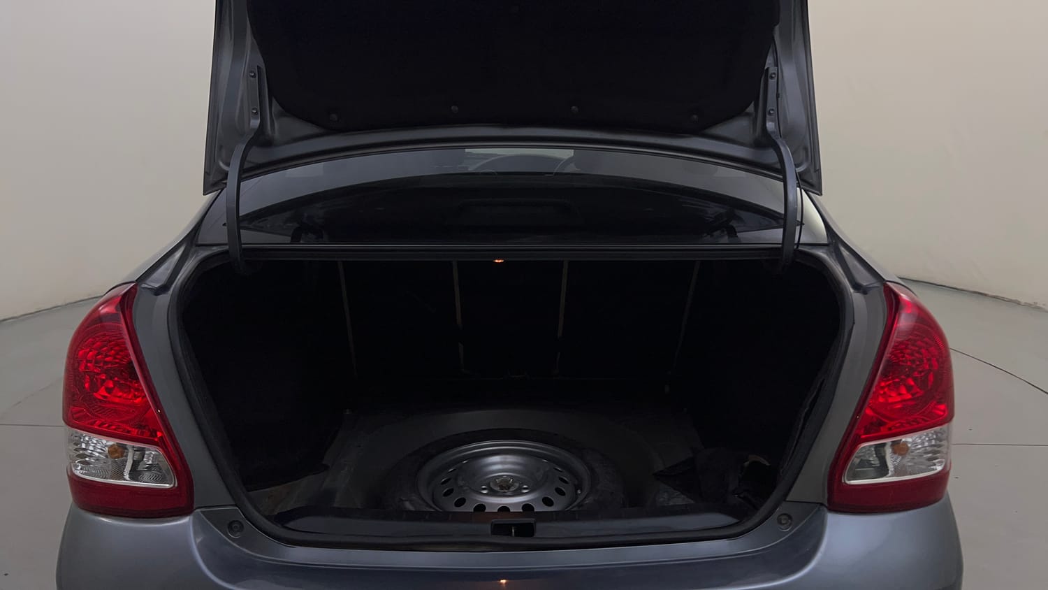 Used 2013 Toyota Etios G Petrol Manual interior DICKY INSIDE VIEW