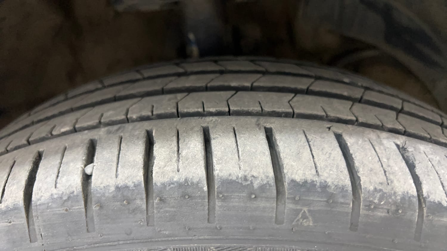 Used 2022 Maruti Suzuki Baleno Alpha AGS Petrol Automatic tyres RIGHT FRONT TYRE TREAD VIEW