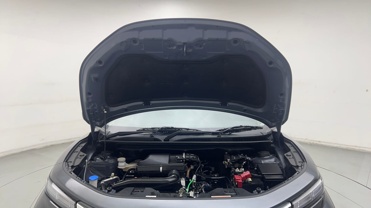 Used 2025 Maruti Suzuki Fronx Sigma 1.2L MT Petrol Manual engine ENGINE & BONNET OPEN FRONT VIEW