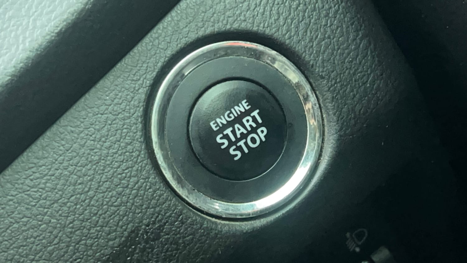 Used 2018 Maruti Suzuki Baleno Zeta 1.2 AT Petrol Automatic top_features Keyless start