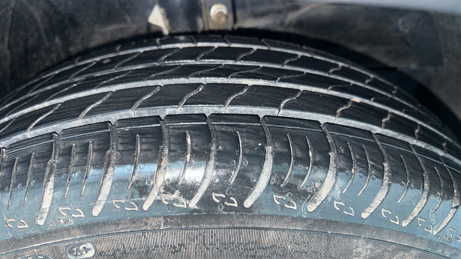 Used 2025 Maruti Suzuki Fronx Sigma 1.2L MT Petrol Manual tyres RIGHT FRONT TYRE TREAD VIEW