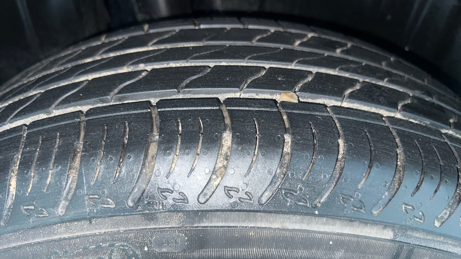 Used 2024 Maruti Suzuki Fronx Delta Plus 1.2L AGS Petrol Automatic tyres RIGHT REAR TYRE TREAD VIEW