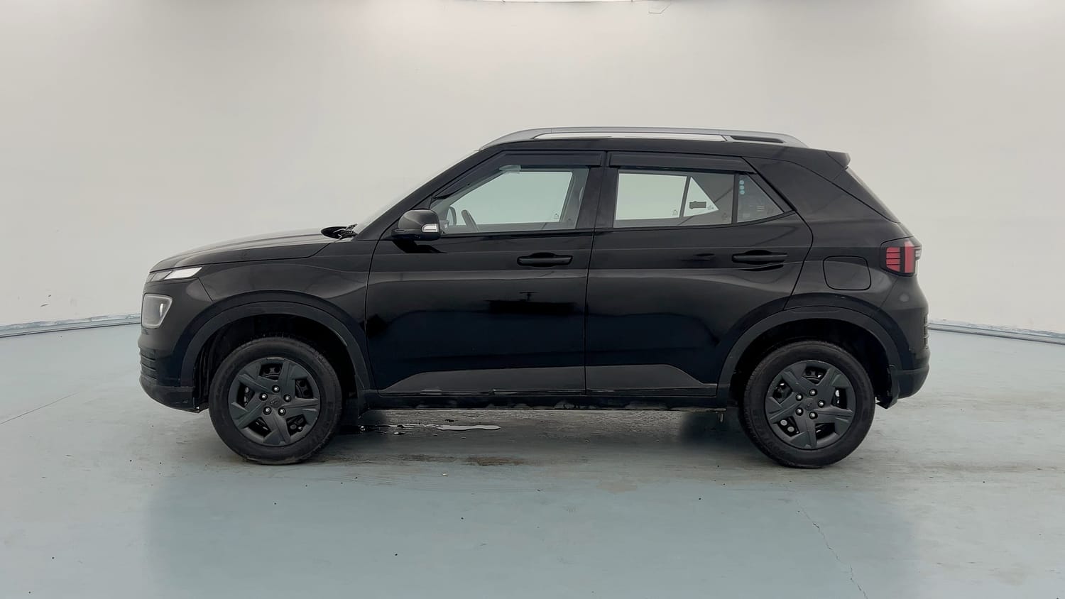 Used 2024 Hyundai Venue SX 1.2 Petrol Petrol Manual exterior LEFT SIDE VIEW