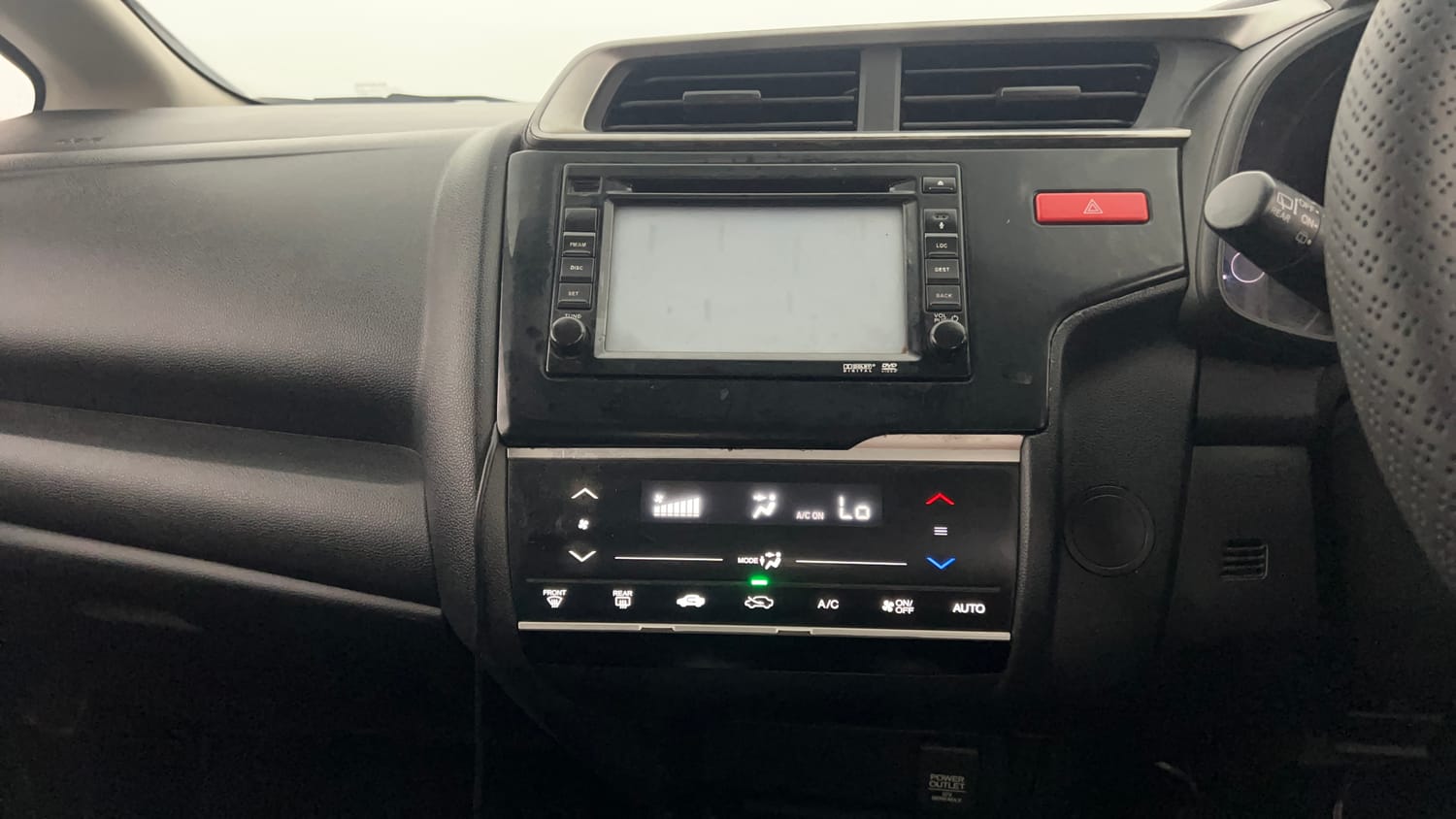 Used 2015 Honda Jazz VX Petrol Petrol Manual interior MUSIC SYSTEM & AC CONTROL VIEW
