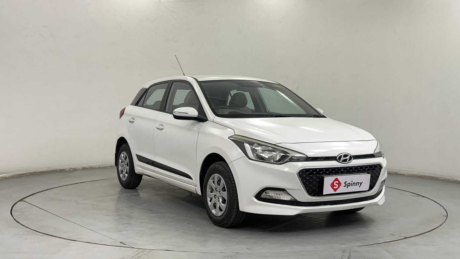 Used 2016 Hyundai Elite i20 Sportz 1.2 Petrol Manual exterior RIGHT FRONT CORNER VIEW