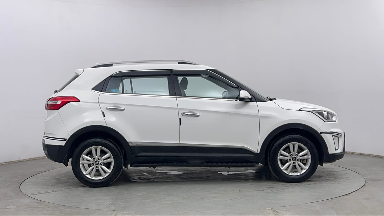 Used 2017 Hyundai Creta 1.6 SX Plus Petrol Petrol Manual exterior RIGHT SIDE VIEW
