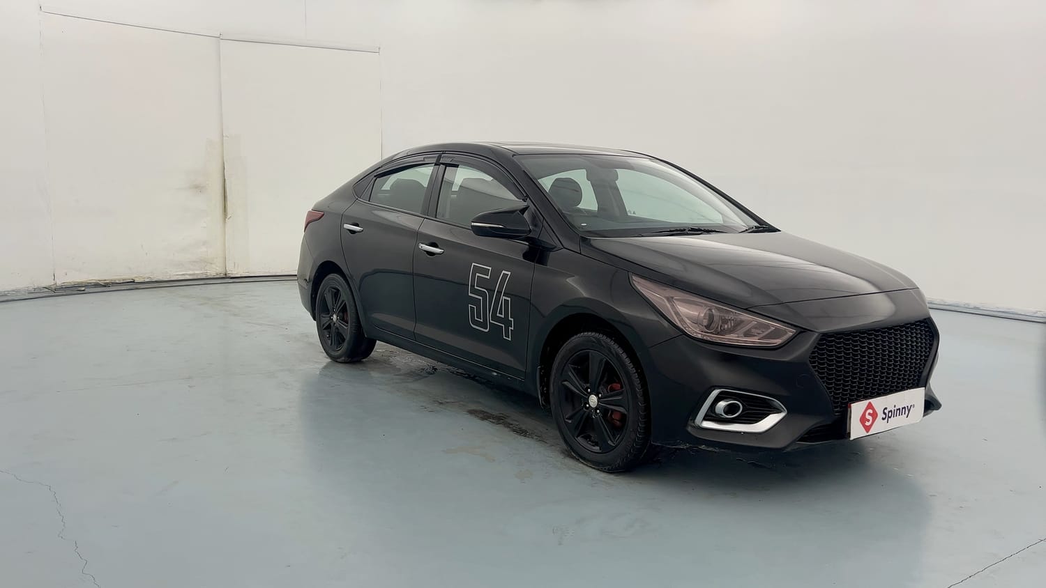 Used 2018 Hyundai Verna SX (O) 1.6 VTVT AT Petrol Automatic exterior RIGHT FRONT CORNER VIEW